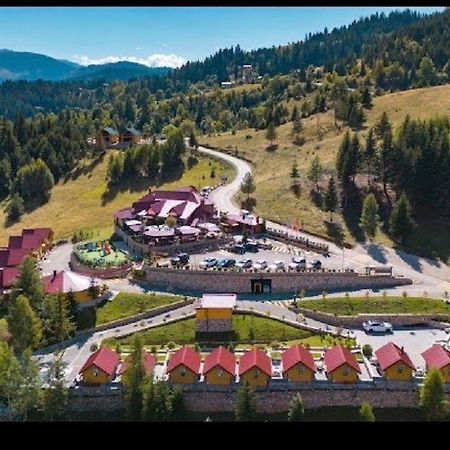 Malesia Eko Resort Peć Eksteriør billede