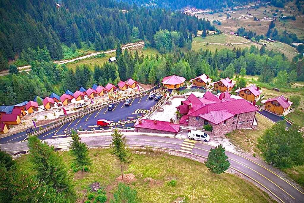 Malesia Eko Resort Peć Eksteriør billede
