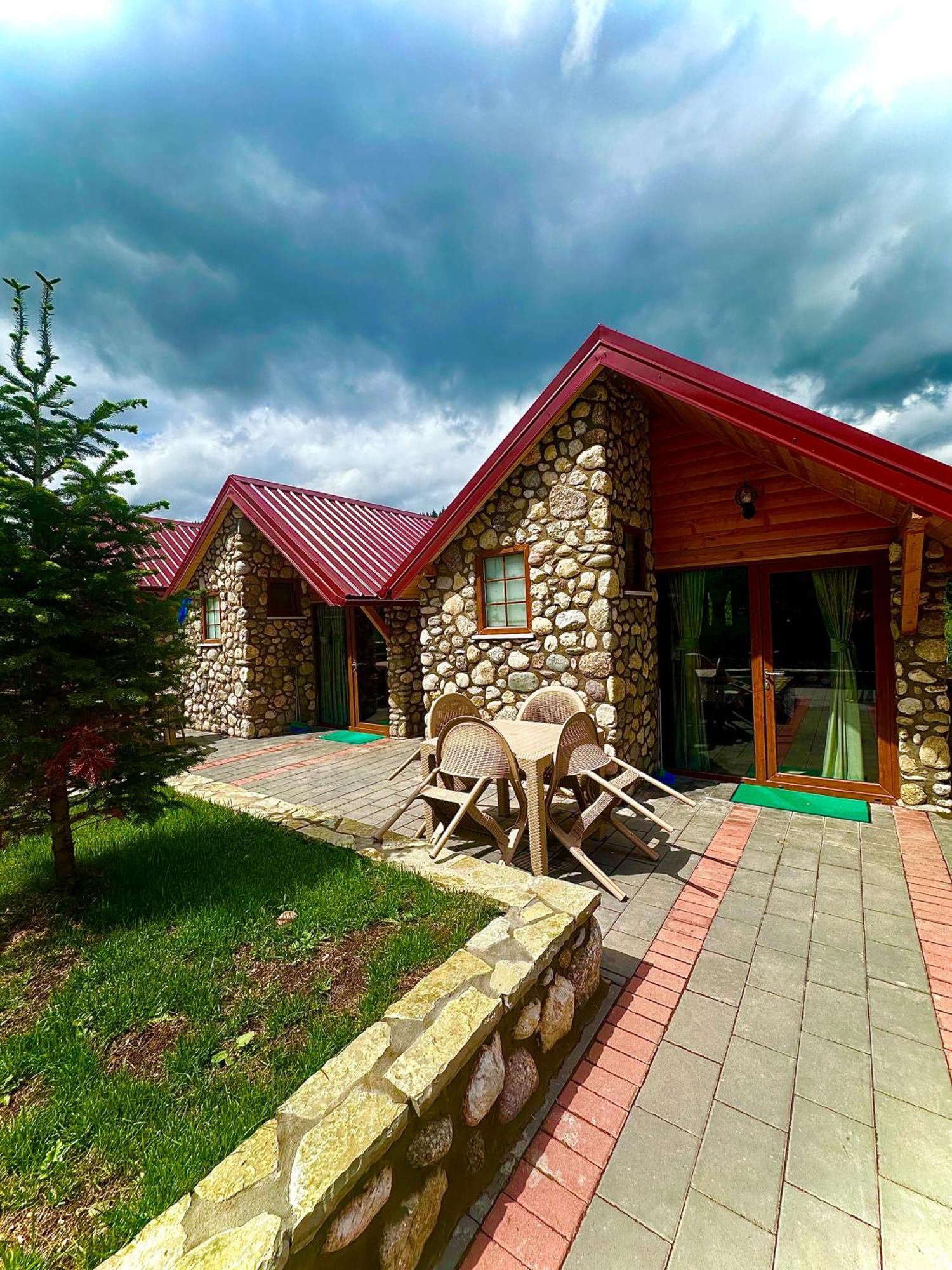 Malesia Eko Resort Peć Eksteriør billede
