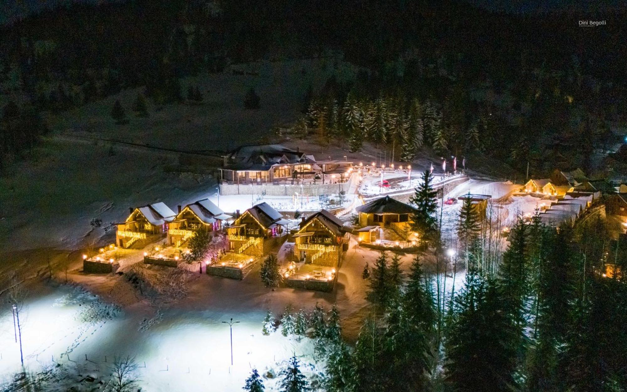 Malesia Eko Resort Peć Eksteriør billede