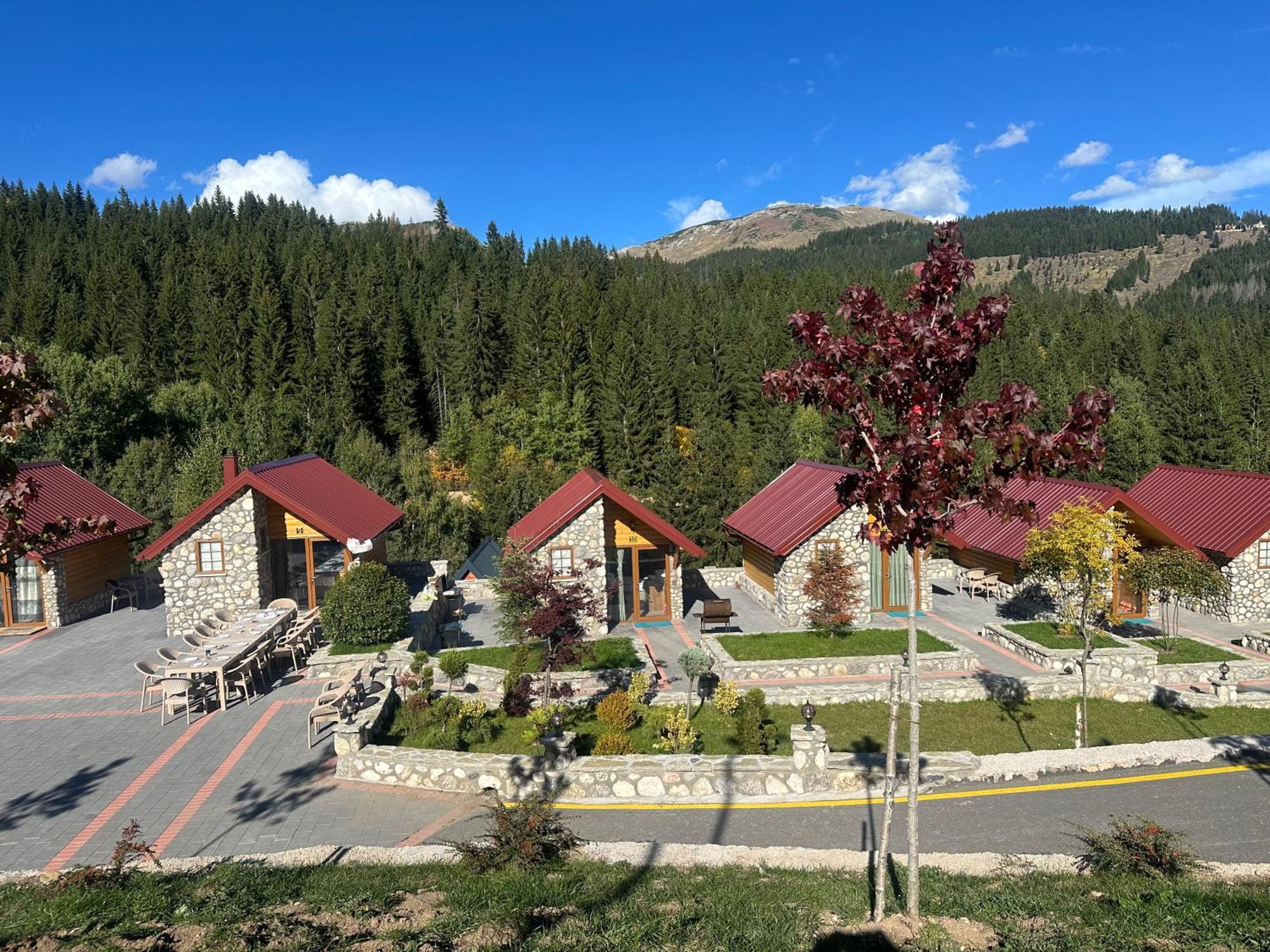 Malesia Eko Resort Peć Eksteriør billede