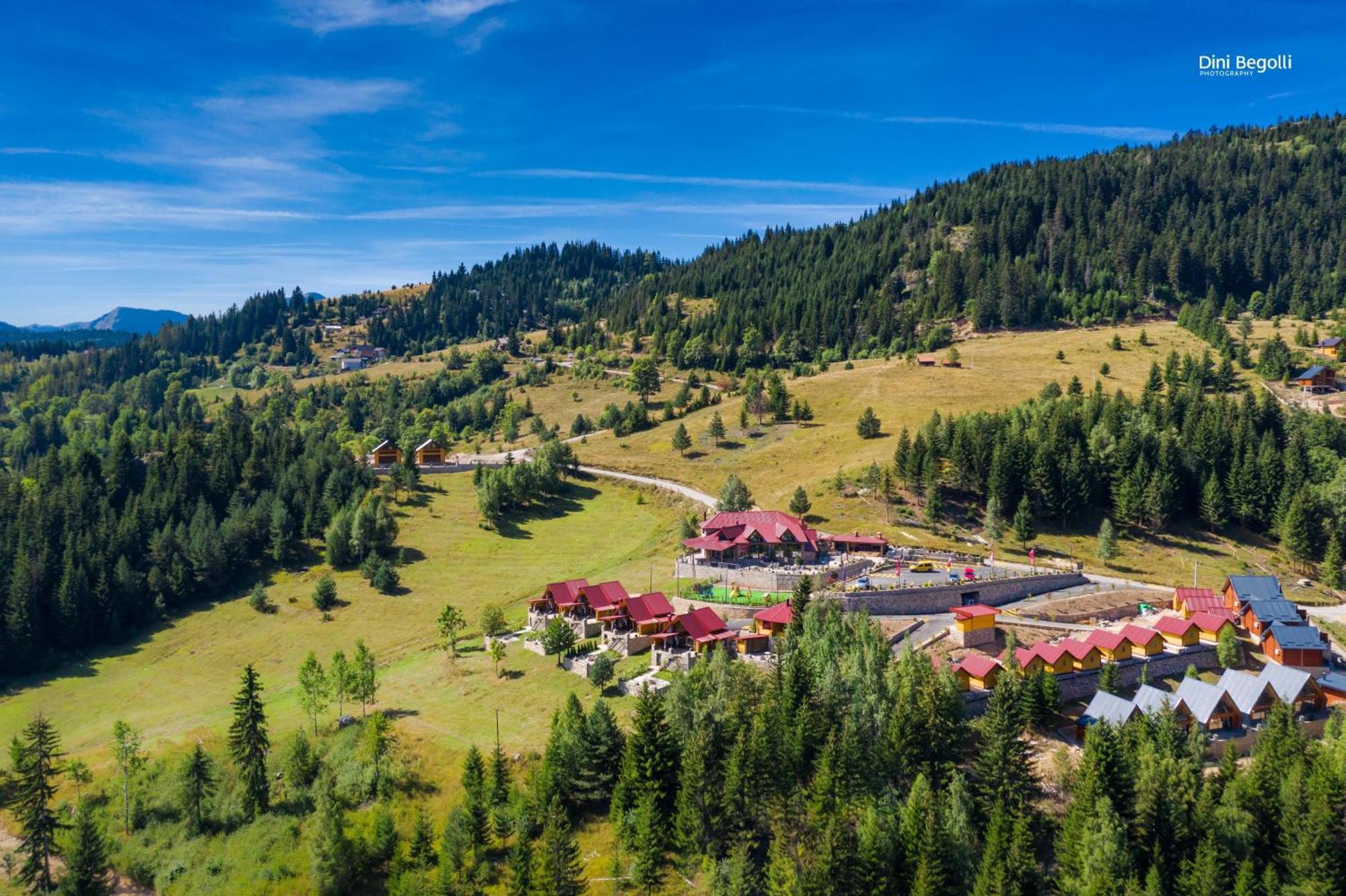 Malesia Eko Resort Peć Eksteriør billede